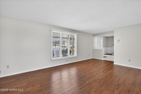 Tiny photo for 404 Oakwood Court, Bryan, OH 43506 (MLS # 10003304)