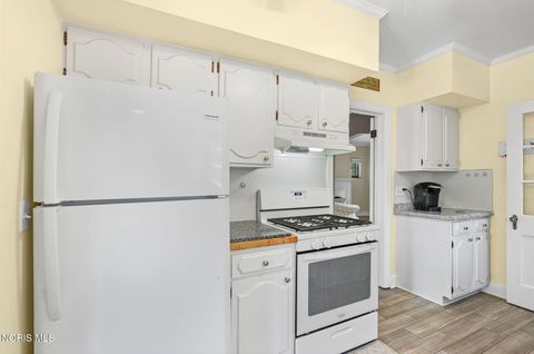 Tiny photo for 2907 Goddard Road, Toledo, OH 43606 (MLS # 10011064)