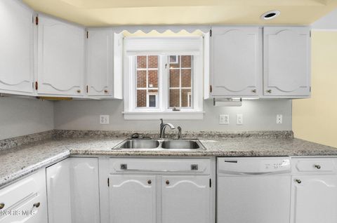 Tiny photo for 2907 Goddard Road, Toledo, OH 43606 (MLS # 10011064)