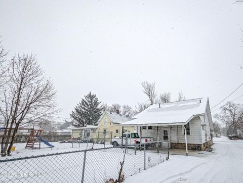 Tiny photo for 214 E 6th Street, Fostoria, OH 44830 (MLS # 10002170)