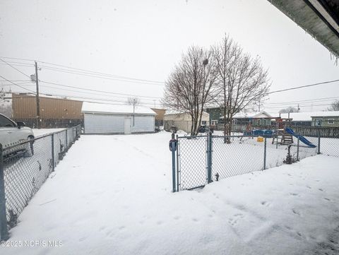 Tiny photo for 214 E 6th Street, Fostoria, OH 44830 (MLS # 10002170)