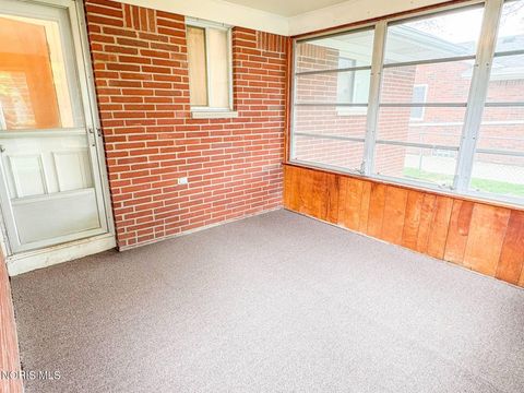 Tiny photo for 3243 S Eastmoreland Drive, Oregon, OH 43616 (MLS # 10007391)