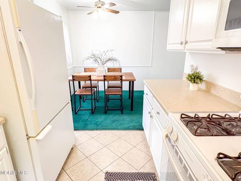 Tiny photo for 3243 S Eastmoreland Drive, Oregon, OH 43616 (MLS # 10007391)