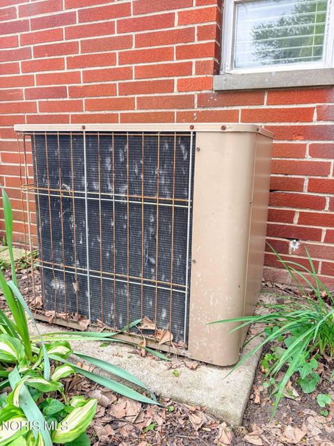 Tiny photo for 3243 S Eastmoreland Drive, Oregon, OH 43616 (MLS # 10007391)