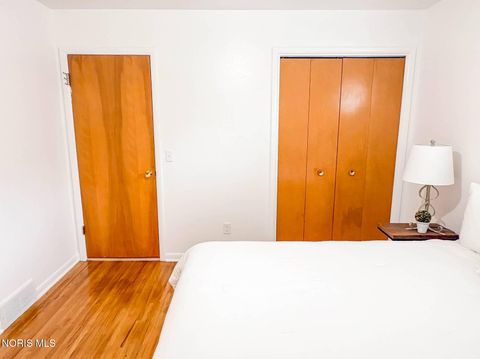 Tiny photo for 3243 S Eastmoreland Drive, Oregon, OH 43616 (MLS # 10007391)