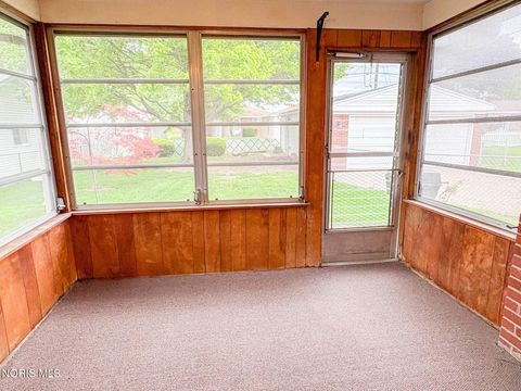 Tiny photo for 3243 S Eastmoreland Drive, Oregon, OH 43616 (MLS # 10007391)