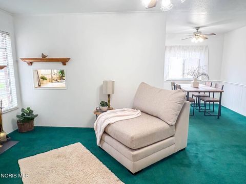 Tiny photo for 3243 S Eastmoreland Drive, Oregon, OH 43616 (MLS # 10007391)