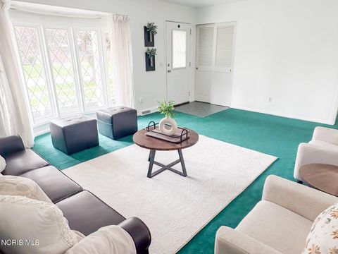 Tiny photo for 3243 S Eastmoreland Drive, Oregon, OH 43616 (MLS # 10007391)
