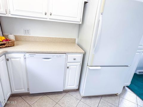 Tiny photo for 3243 S Eastmoreland Drive, Oregon, OH 43616 (MLS # 10007391)
