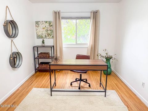 Tiny photo for 3243 S Eastmoreland Drive, Oregon, OH 43616 (MLS # 10007391)