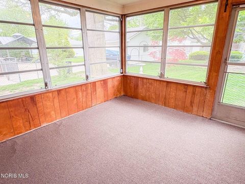 Tiny photo for 3243 S Eastmoreland Drive, Oregon, OH 43616 (MLS # 10007391)