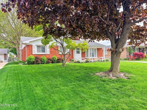 Tiny photo for 3243 S Eastmoreland Drive, Oregon, OH 43616 (MLS # 10007391)