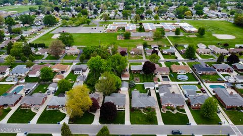 Tiny photo for 3243 S Eastmoreland Drive, Oregon, OH 43616 (MLS # 10007391)