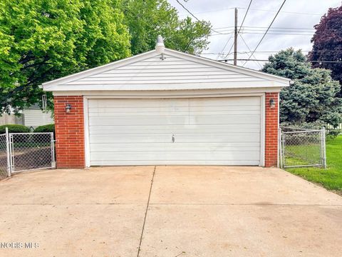 Tiny photo for 3243 S Eastmoreland Drive, Oregon, OH 43616 (MLS # 10007391)