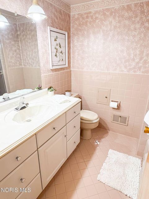 Tiny photo for 3243 S Eastmoreland Drive, Oregon, OH 43616 (MLS # 10007391)