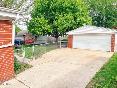 Tiny photo for 3243 S Eastmoreland Drive, Oregon, OH 43616 (MLS # 10007391)