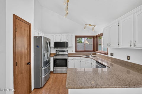 Tiny photo for 1127 Warbler Court, Bowling Green, OH 43402 (MLS # 10010953)
