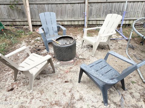 Tiny photo for 2550 York Street, Toledo, OH 43605 (MLS # 10000640)