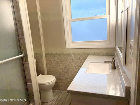 Tiny photo for 2550 York Street, Toledo, OH 43605 (MLS # 10000640)