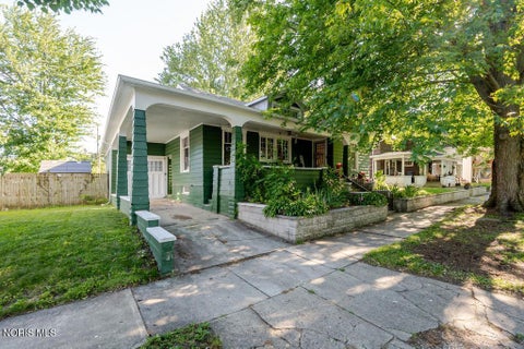 Tiny photo for 449 College Avenue, Fostoria, OH 44830 (MLS # 10008677)
