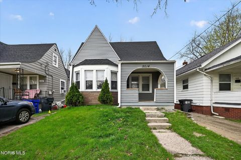 Photo of 2014 Barrows Street, Toledo, OH 43613 (MLS # 10006224)
