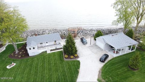 Photo of 12205 Lagoon Drive, Curtice, OH 43412 (MLS # 10007419)