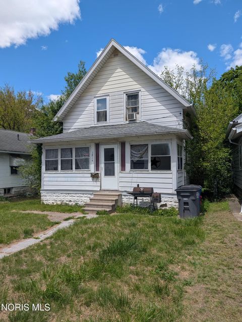 Photo of 1816 Loxley Road, Toledo, OH 43613 (MLS # 10007779)