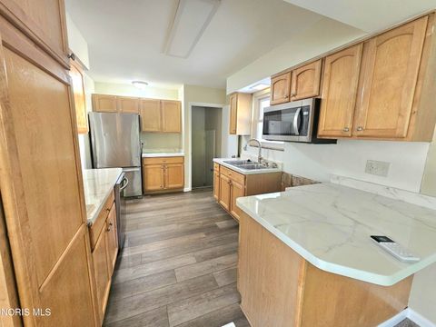Tiny photo for 2831 E Glenn Street, Toledo, OH 43613 (MLS # 10007926)