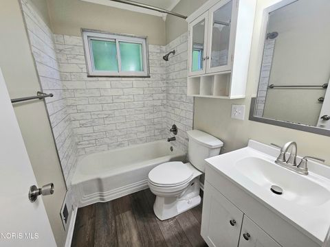 Tiny photo for 2831 E Glenn Street, Toledo, OH 43613 (MLS # 10007926)