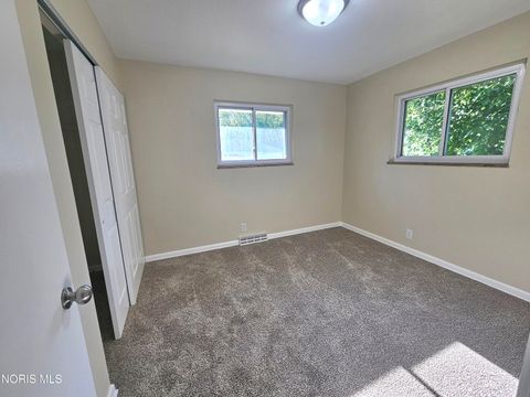 Tiny photo for 2831 E Glenn Street, Toledo, OH 43613 (MLS # 10007926)