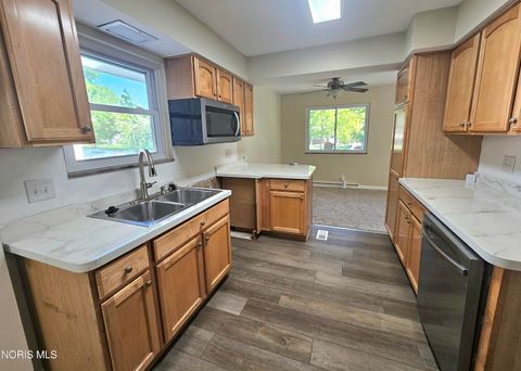Tiny photo for 2831 E Glenn Street, Toledo, OH 43613 (MLS # 10007926)