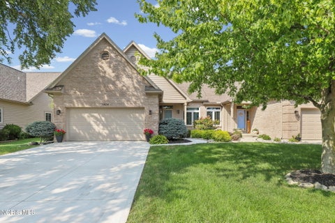 Photo of 1404 Turnberry Ct. CT, Bowling Green, OH 43402 (MLS # 10012592)