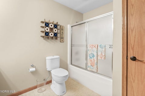 Tiny photo for 1404 Turnberry Ct. CT, Bowling Green, OH 43402 (MLS # 10012592)