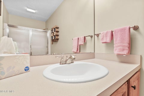Tiny photo for 1404 Turnberry Ct. CT, Bowling Green, OH 43402 (MLS # 10012592)