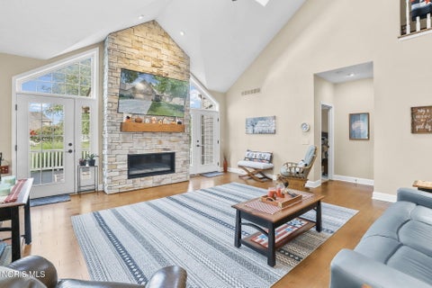 Tiny photo for 1404 Turnberry Ct. CT, Bowling Green, OH 43402 (MLS # 10012592)
