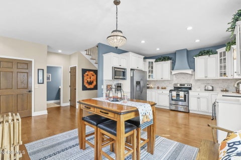 Tiny photo for 1404 Turnberry Ct. CT, Bowling Green, OH 43402 (MLS # 10012592)