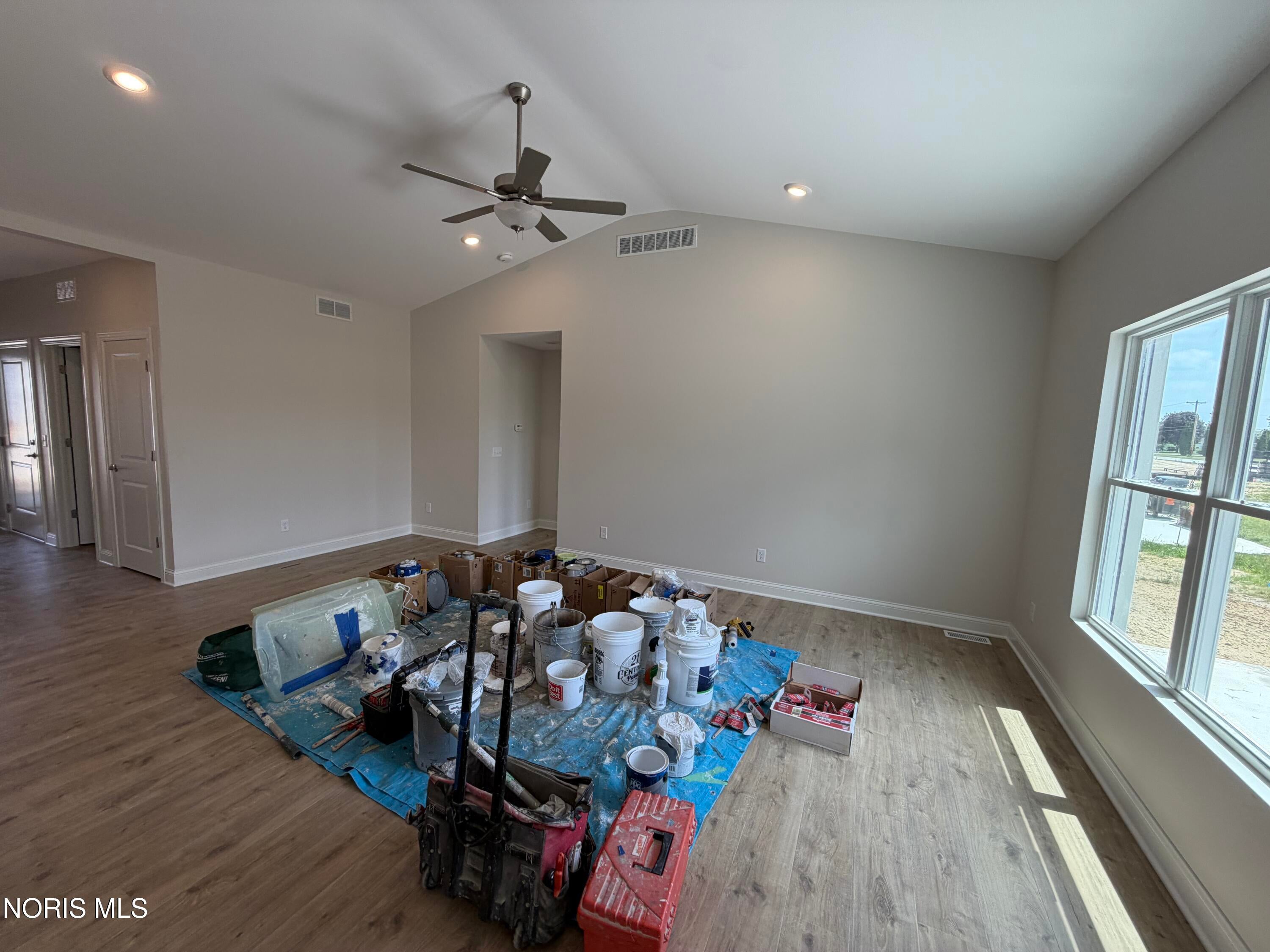 5040 Easton Drive