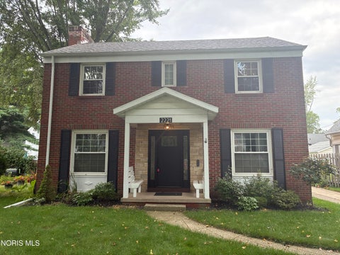 Photo of 2221 Densmore Drive, Toledo, OH 43606 (MLS # 10013575)
