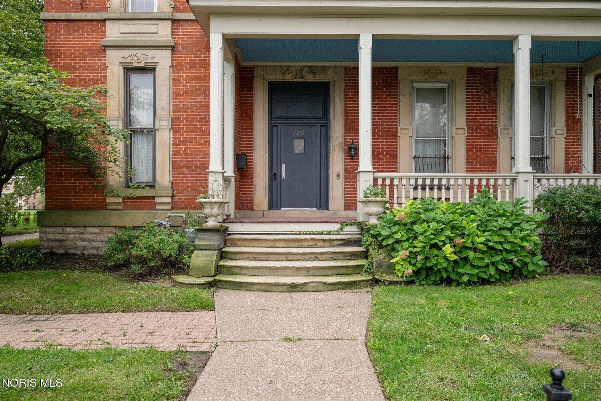 802 N Huron Street