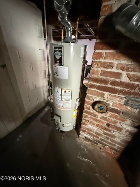 Tiny photo for 4352 Packard Road, Toledo, OH 43612 (MLS # 10003760)