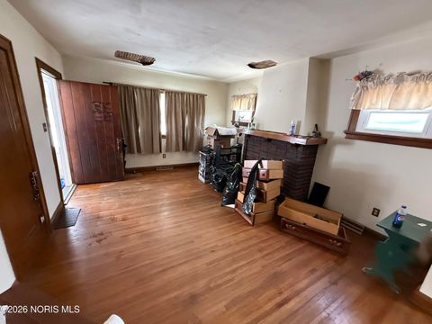 Tiny photo for 4352 Packard Road, Toledo, OH 43612 (MLS # 10003760)