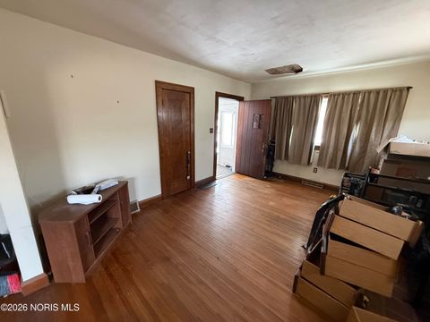 Tiny photo for 4352 Packard Road, Toledo, OH 43612 (MLS # 10003760)