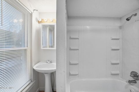 Tiny photo for 937 Prouty Avenue, Toledo, OH 43609 (MLS # 10004344)