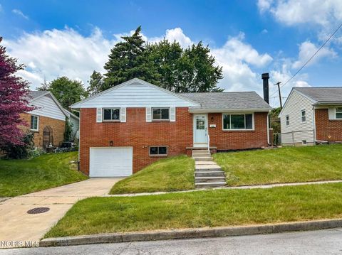 Tiny photo for 358 Crestway Drive, Oregon, OH 43616 (MLS # 10009024)