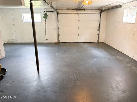 Tiny photo for 358 Crestway Drive, Oregon, OH 43616 (MLS # 10009024)