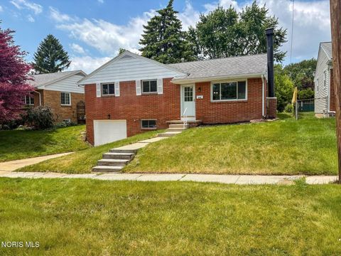 Tiny photo for 358 Crestway Drive, Oregon, OH 43616 (MLS # 10009024)