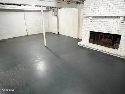 Tiny photo for 358 Crestway Drive, Oregon, OH 43616 (MLS # 10009024)