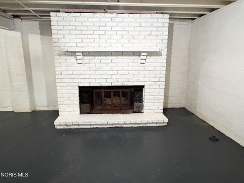 Tiny photo for 358 Crestway Drive, Oregon, OH 43616 (MLS # 10009024)