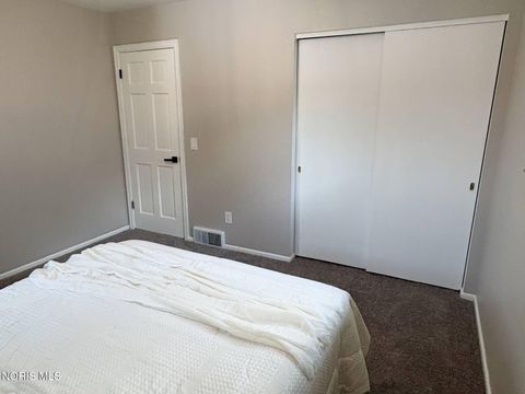 Tiny photo for 358 Crestway Drive, Oregon, OH 43616 (MLS # 10009024)