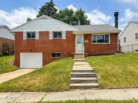 Photo of 358 Crestway Drive, Oregon, OH 43616 (MLS # 10009024)